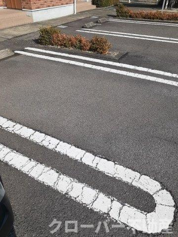 プリムローズの駐車場