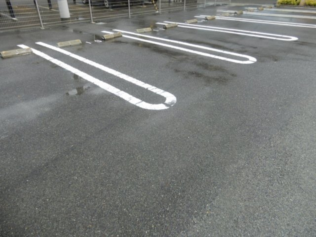 エトワールⅡの駐車場