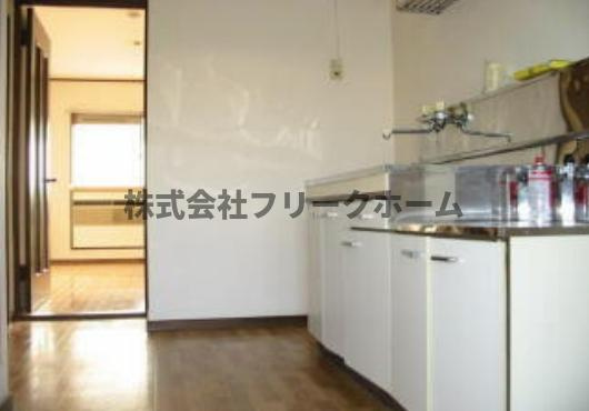 小金井市本町４丁目のアパートのキッチン