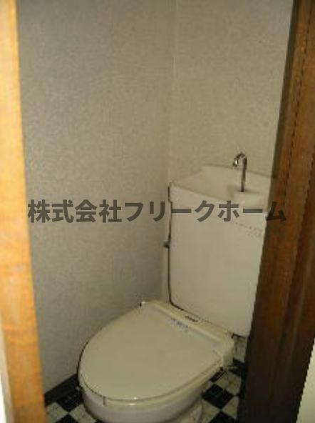 小金井市本町４丁目のアパートのトイレ
