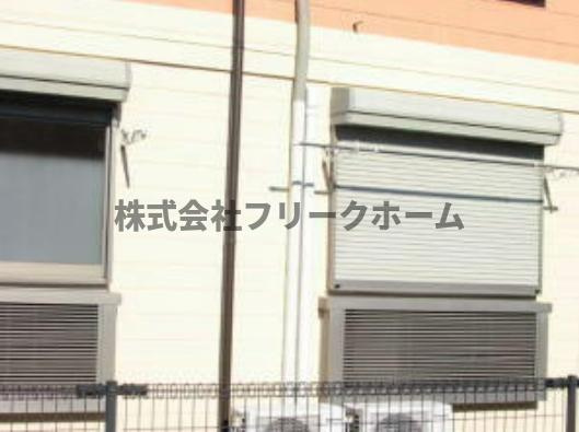 小金井市本町４丁目のアパートのバルコニー
