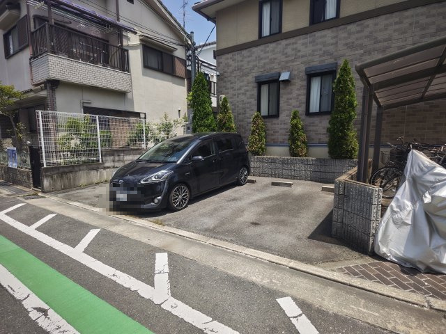 セジュール嘉平の駐車場