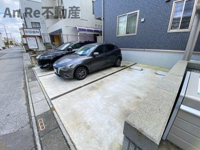 ベルグレイスの駐車場