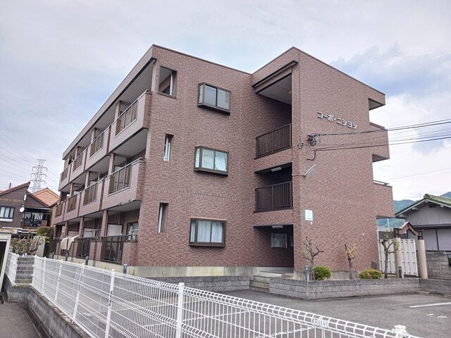 コーポニシヨシの外観