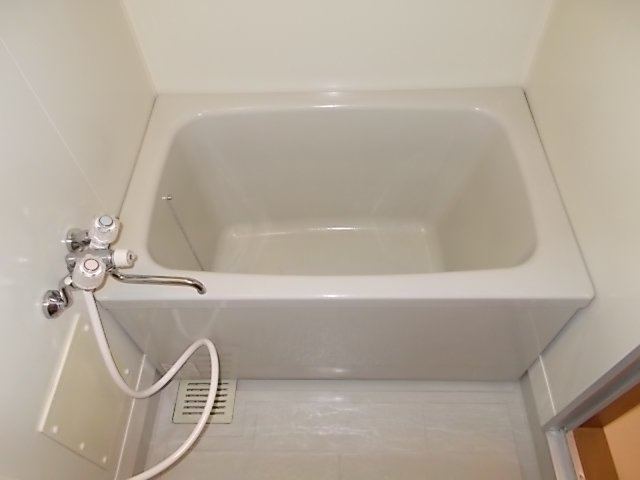 コーポニシヨシの浴室