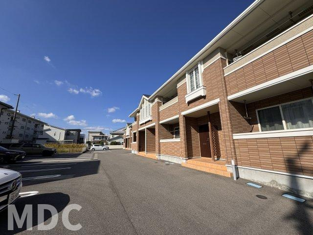 徳島市安宅３丁目のアパートの駐車場
