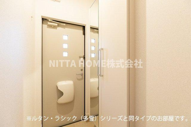 豊岡市塩津町のアパートの玄関|【完成イメージ】シューズボックス付きの玄関★