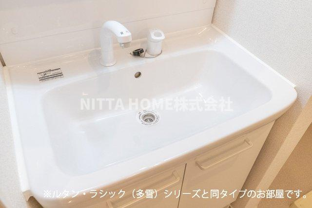 豊岡市塩津町のアパートの洗面所|【完成イメージ】独立洗髪洗面台がついています◇