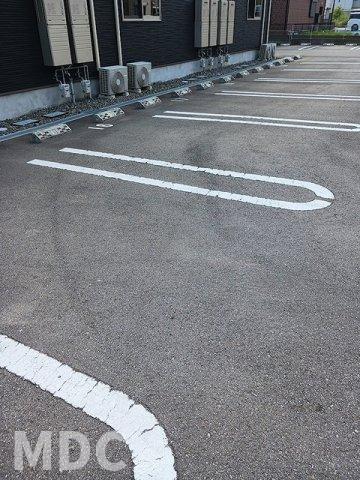 徳島市安宅３丁目のアパートの駐車場