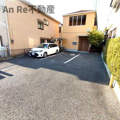 リビオンハイムの駐車場
