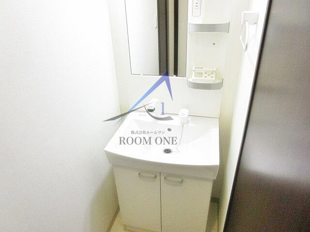 ヴァンヴェール岡埜の洗面所|洗面台です。