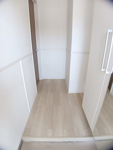 ラルーチェの玄関