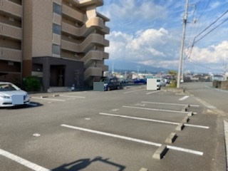 セレストの駐車場
