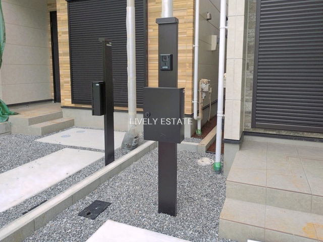 越谷市宮前1丁目 新築分譲住宅 全4棟 1号棟の設備|インターホン機能付き門柱