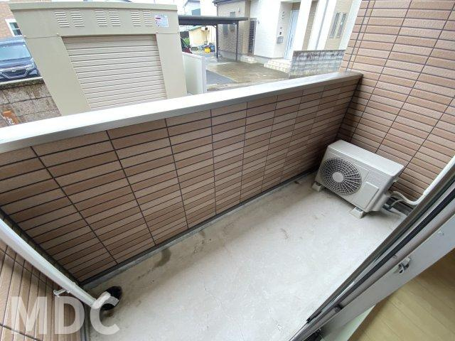 徳島市南沖洲３丁目のアパートのバルコニー