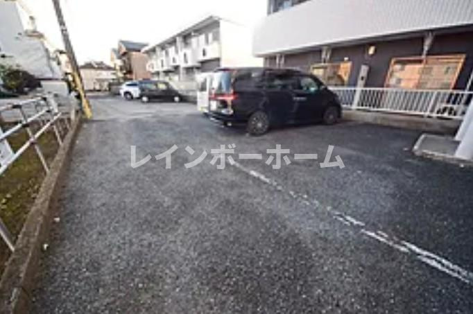 第2ホワイトハイツの駐車場