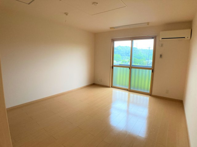 モントレの居間・リビング|別部屋同一間取りのお写真となります。