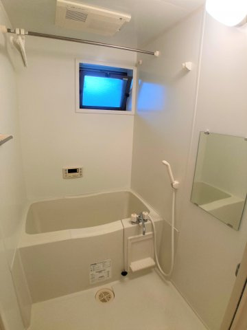 モントレの浴室|別部屋同一間取りのお写真となります。