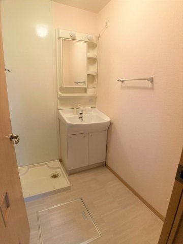 モントレの洗面所|別部屋同一間取りのお写真となります。