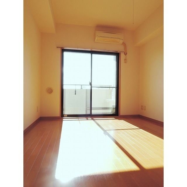 プレール大森EASTの居間・リビング