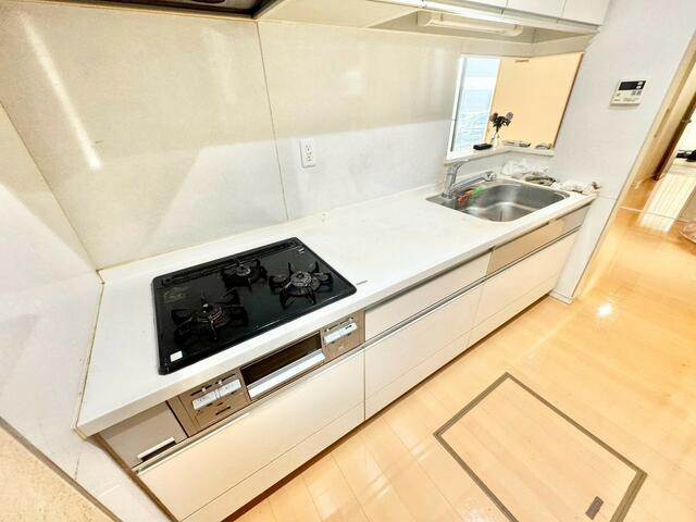 江戸川区中央２丁目戸建のキッチン