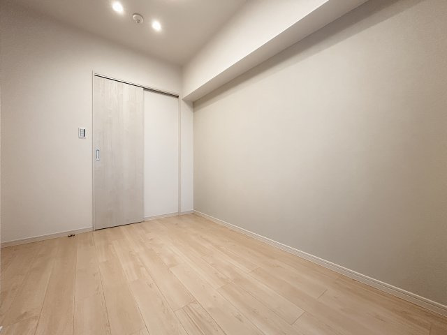 ジースクエアの洋室