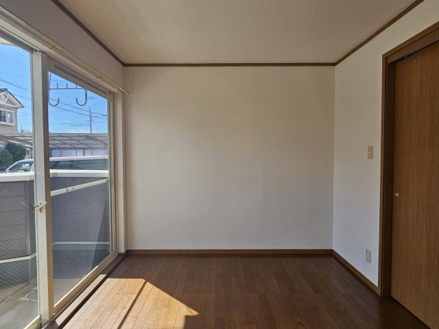 ビレッジコートＩの居間・リビング