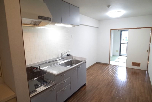 船橋市旭町６丁目の賃貸マンションの居間・リビング