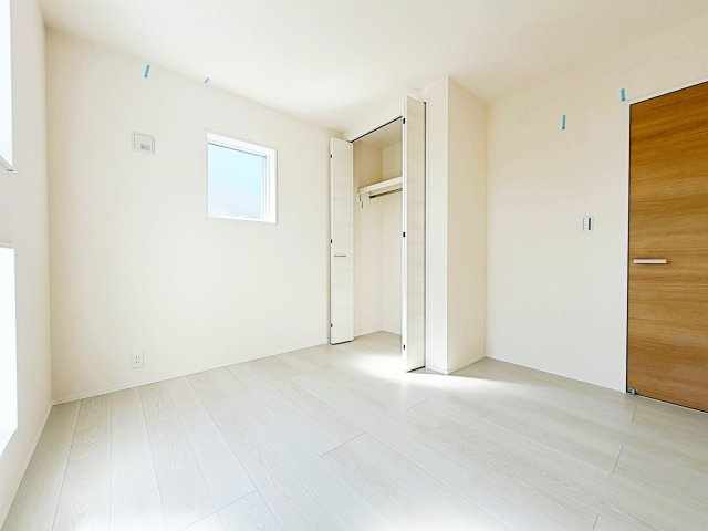 リーブルガーデン　刈谷市井ヶ谷町井田の洋室|陽当りの良い洋室は、お子様の勉強部屋や家族の寝室としても使える、暮らしに合わせて活用できる空間です。									
									