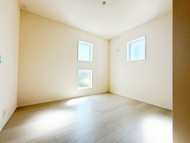 リーブルガーデン　刈谷市井ヶ谷町井田の洋室|陽当りの良い洋室は、お子様の勉強部屋や家族の寝室としても使える、暮らしに合わせて活用できる空間です。									
									