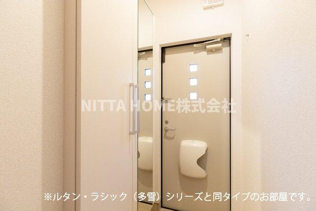豊岡市塩津町のアパートの玄関|【完成イメージ】シューズボックス付きの玄関★