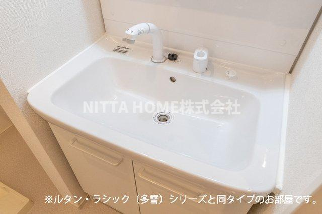 豊岡市塩津町のアパートの洗面所|【完成イメージ】独立洗髪洗面台がついています◇