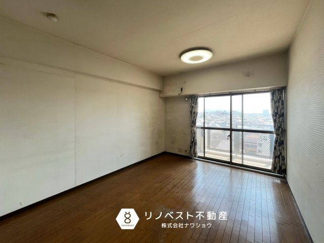 グランドメゾン小阪のエントランス|【リノベスト不動産】弊社は近鉄大阪線・奈良線『布施』駅から徒歩2分の場所にございます♪
