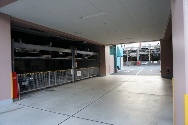 プライムコート関目パーク・ホームズの駐車場