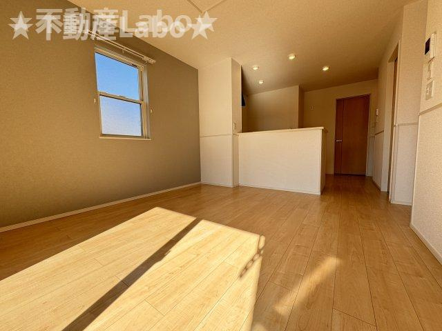 徳島市南沖洲３丁目のアパートの居間・リビング