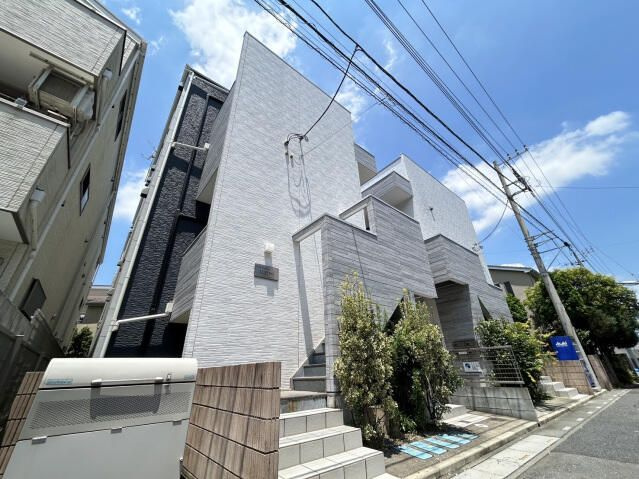 八潮市大字南川崎のアパートの外観