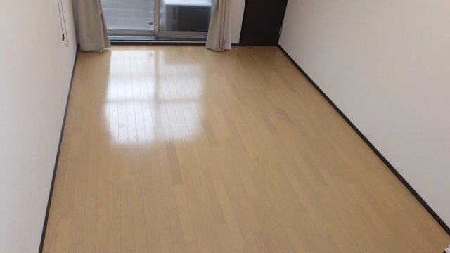 レオネクスト甲南山手の居間・リビング|フロアタイプのお部屋になります。