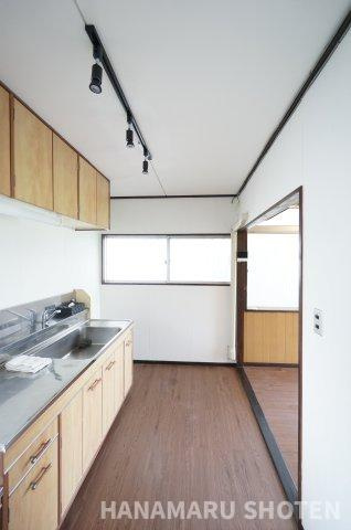 五井戸建てのキッチン|詳細、ご不明点等、お気軽にご連絡ください！