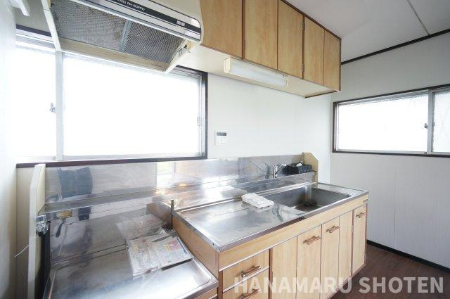 五井戸建てのキッチン|諸条件、交渉などお任せ下さい！
