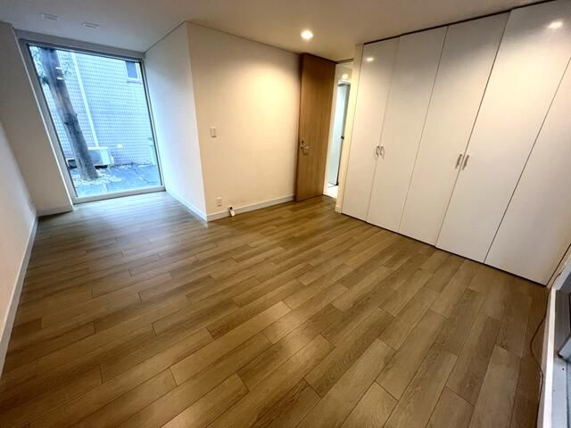 プレイヤー東山の寝室