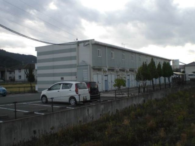 レオパレスひかりの外観