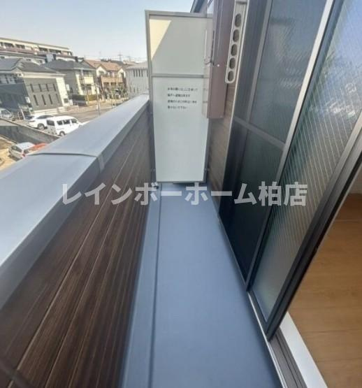 特典：仲介手数料が無料です!!のバルコニー|外からの目が気にならないバルコニーで洗濯物が干せます