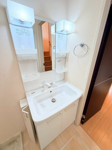 柚垣様戸建借家Ⅲの洗面所
