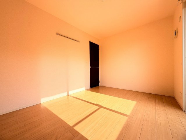 柚垣様戸建借家Ⅲの居間・リビング