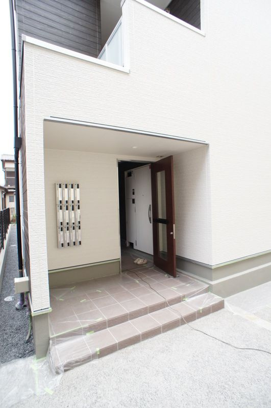 船橋市浜町１丁目の賃貸マンションのエントランス