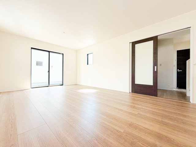 リーブルガーデン　刈谷市井ヶ谷町井田の居間・リビング|家族が自然と集まる広々としたリビング。お子様の成長を見守りながら過ごせます。									
									