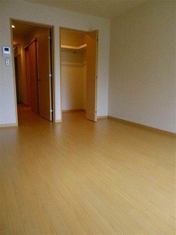 クレエ三鷹の居間・リビング|※同建物別号室