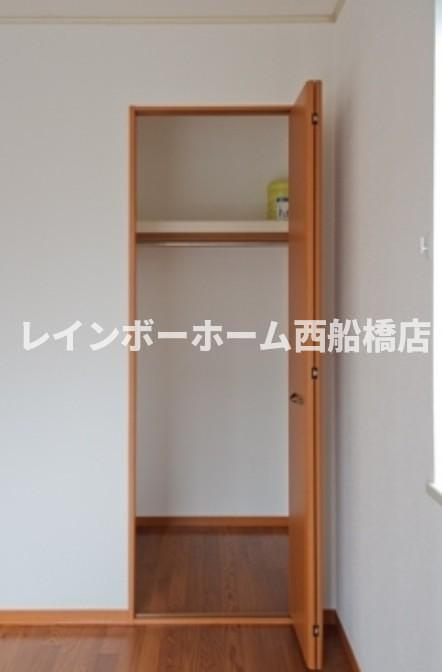 クレインハウス妙典の収納|反転タイプ