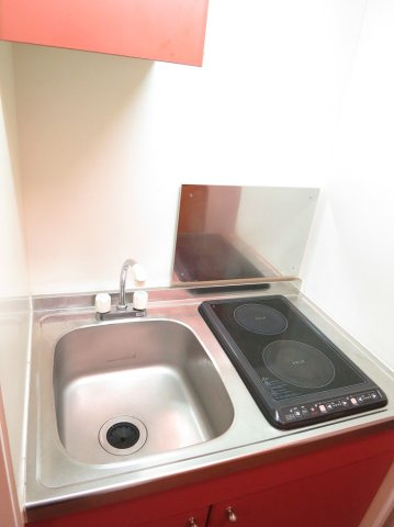 レオパレスペルルのキッチン|2口電気コンロ