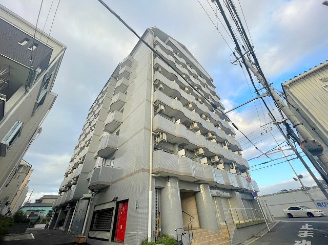 FIVETWOの外観